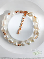 Minimalist Baroque Pearl Bracelet | 18K Gold