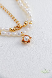 Fluid Frame & Freshwater Pearl Pendant Necklace | 18K Fine Gold