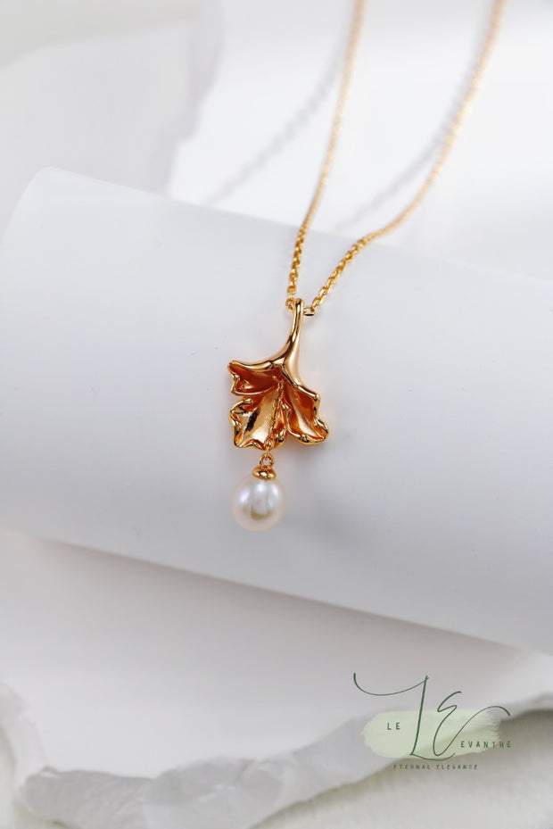 Blooming Flower Necklace with Freshwater Pearl Pendant Necklace | 18K Fine Gold