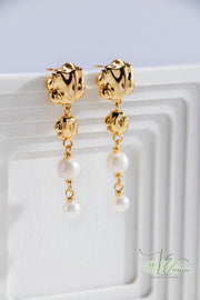 Molten Fluid Design Earrings with Freshwater Pearl Pendant Earrings | 18K Gold