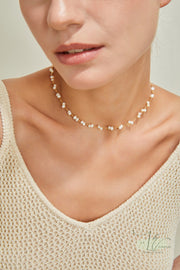 Irregularly Arranged Freshwater Pearl Choker Necklace | 18K Fine Gold