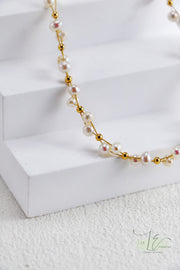 Irregularly Arranged Freshwater Pearl Choker Necklace | 18K Fine Gold