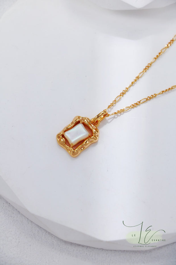 Irregular Rectangle Frame with Nacre Pendant Necklace | 18K Fine Gold | 925 Sterling Silver