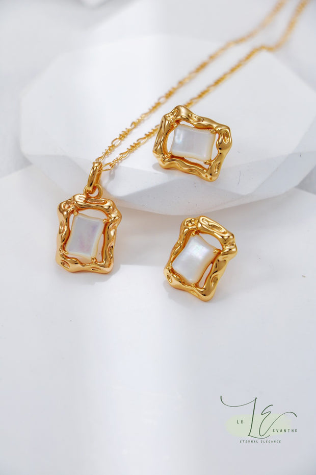 Irregular Rectangle Frame with Nacre Pendant Necklace | 18K Fine Gold | 925 Sterling Silver