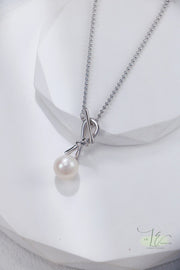 Ruyi Knot and Freshwater Pearl Pendant Necklace | 18K Fine Gold | 925 Sterling Silver