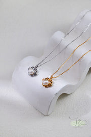 Cat Paw Freshwater Pearl Pendant Necklace | 18K Gold | 925 Sterling Silver