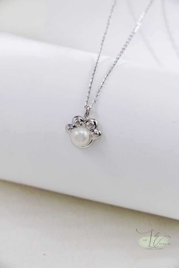 Cat Paw Freshwater Pearl Pendant Necklace | 18K Gold | 925 Sterling Silver