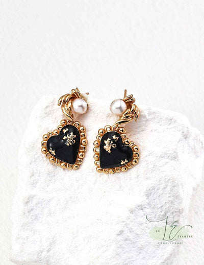Elegant Black Agate Heart Earrings with Pearl | 18K Gold - featuring glossy heart-shaped stones and lustrous pearl accents.